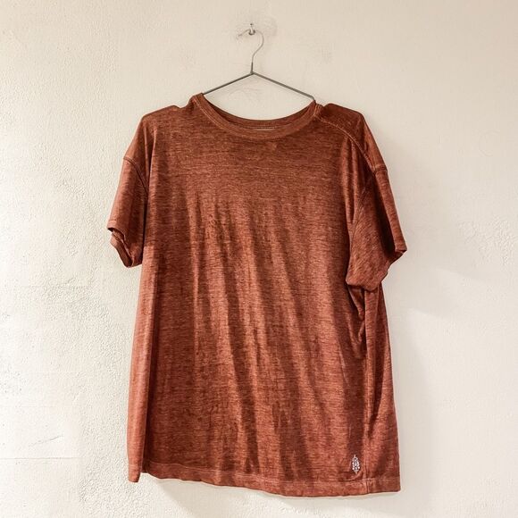 Free People FP Movement Keep Rolling T-Shirt in Red Small - Picture 1 of 7